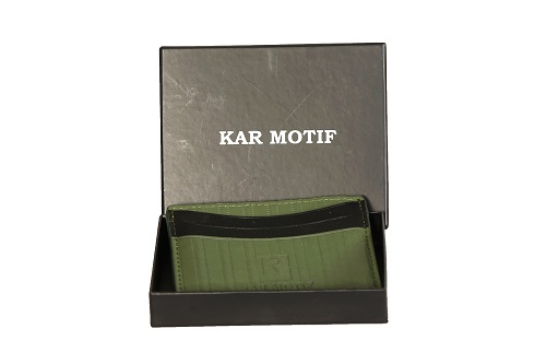 GENUINE LEATHER CARD HOLDER ; PURE LEATHER CARD CASE , ARTICLE NUMBER KM 009, BRAND - KAR MOTIF , COLOUR - GREEN STRIPE